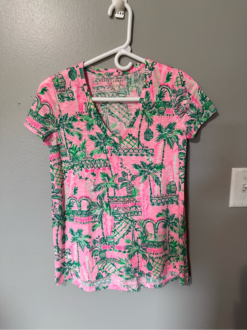 Lilly Pink Tropical Print V-Neck Women's Top